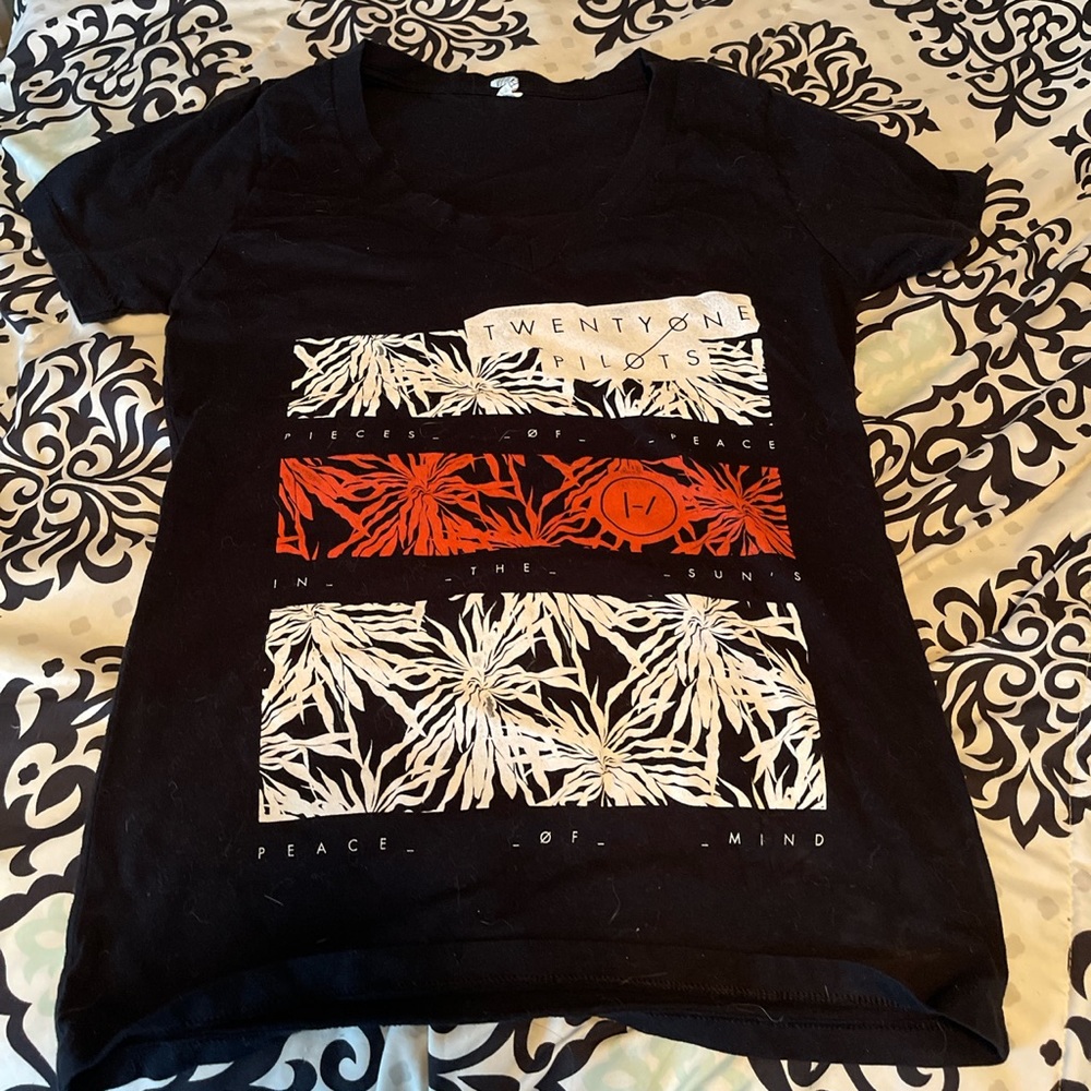 Twentyone pilots t-shirt